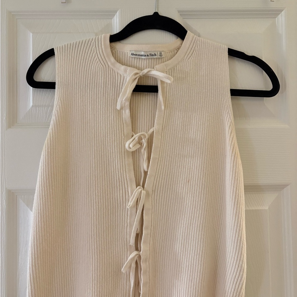 Abercrombie & Fitch Cream Ribbed Tie-Front Sleeveless Top